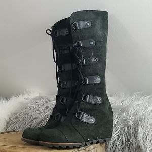 Sorel wedge heel boots. Suede. Faded black. 7.5